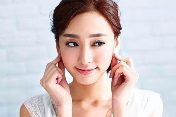 软耳朵的人命运分析：细腻感知与人生策略的完美结合