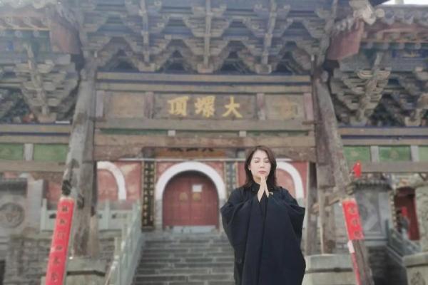 女人尼姑,追寻内心的平静与自在 女人尼姑,追寻内心的平静与自在