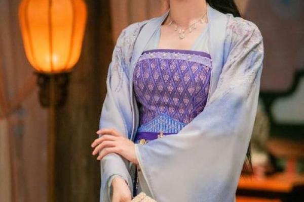 从小姐到丫头,命运如何掌控与转变? 从小姐到丫头,命运如何掌控与转变?