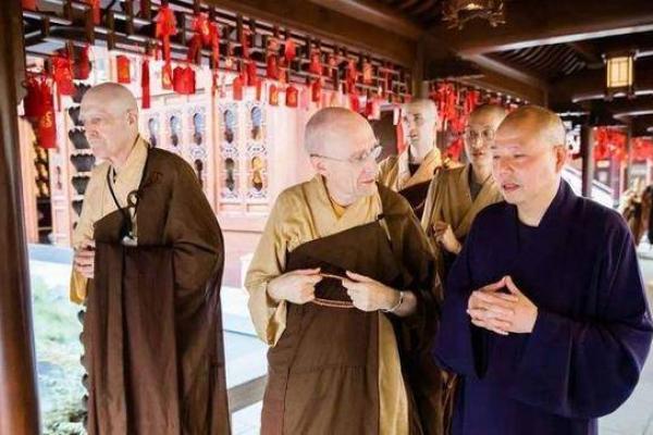 和尚的命短之谜：古老信仰与现实的交织