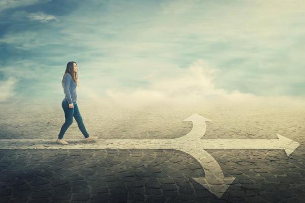 未满18岁，青春的命运之旅与成长的挑战