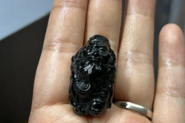 揭秘火马命：哪些颜色能助你招财旺运？