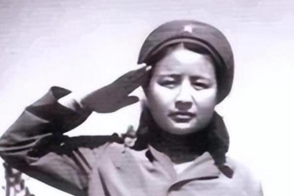 女兵们的命：坚韧背后的人性考验与责任担当