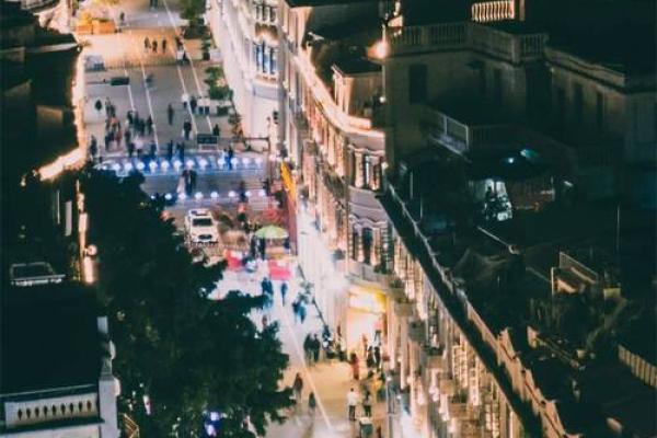 2003年正月十六:历史的回溯与传统的延续 2003年正月十六:历史的回溯与传统的延续