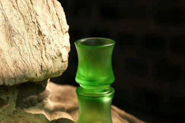 平地木命的独特缘分:偏旁与命理的微妙联系 平地木命的独特缘分:偏旁与命理的微妙联系