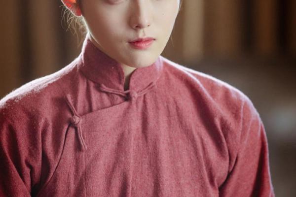 被人收养的命格：命运的转折与璀璨人生