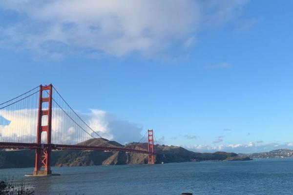 探索“fly fly fly”背后的心灵乐章——解读《Go》的情感世界 探索“fly fly fly”背后的心灵乐章——解读《Go》的情感世界