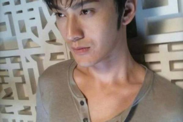 出生燕子头命运解析:从面相看人生机遇与挑战 出生燕子头命运解析:从面相看人生机遇与挑战