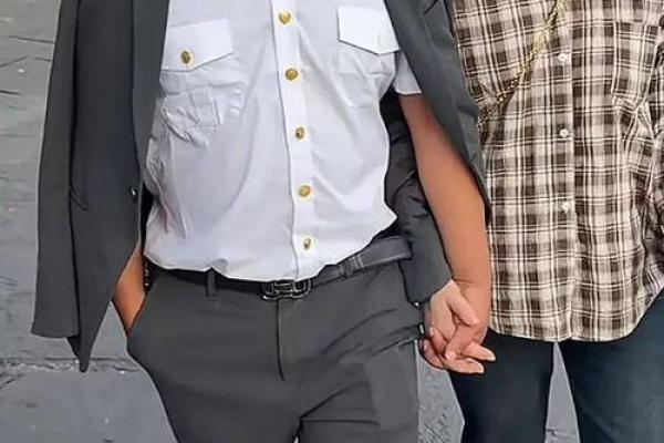 命悬一线:人生的变幻与机遇之舞 命悬一线:人生的变幻与机遇之舞