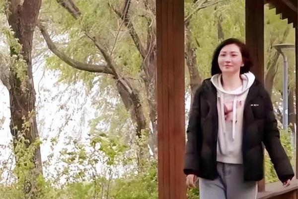 妻子离世，丈夫的命运将如何？探讨爱情与生命的终极意义