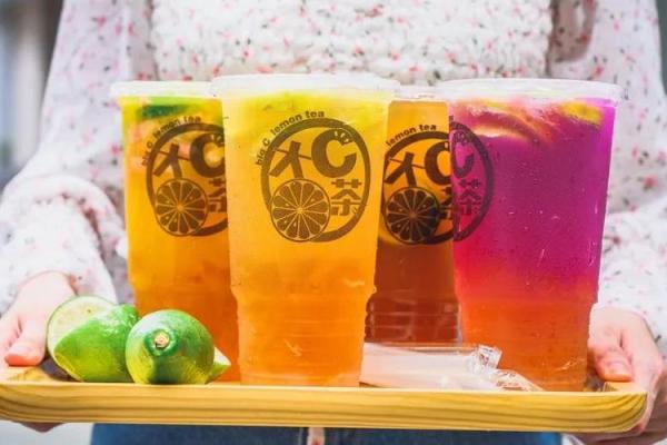 夏日炎炎,饮料续命:清凉饮品的巧妙选择 夏日炎炎,饮料续命:清凉饮品的巧妙选择