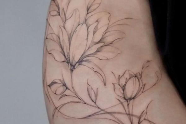 火命女生适合的纹身选择，点燃她们的热情与魅力！