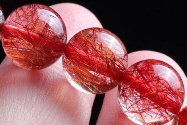 火命缺水者适合佩戴的珠宝配饰解析