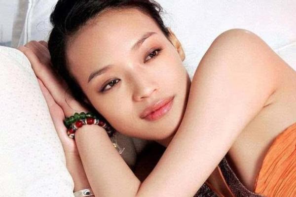 嘴唇厚的女人:她们的人生命运与魅力探究 嘴唇厚的女人:她们的人生命运与魅力探究