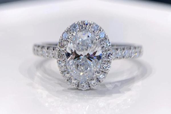 海中金命的人适合佩戴什么戒指？揭示戒指背后的秘密与意义