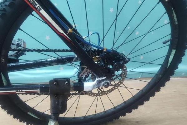 飞轮搏命:单枪勇士的冒险与追寻 飞轮搏命:单枪勇士的冒险与追寻