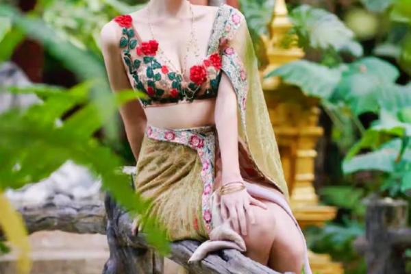 女人招蜂引蝶,命运背后的秘密解析 女人招蜂引蝶,命运背后的秘密解析