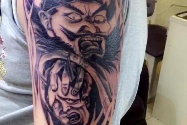 如何通过命格选择纹身钟馗，增添护身符的力量