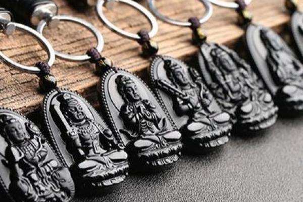 命理学中的黑曜石:为何有些人不宜佩戴? 命理学中的黑曜石:为何有些人不宜佩戴?