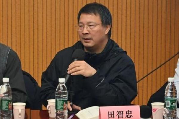 《在1984年的世界中数猪:探寻命运的哲学与思考》 《在1984年的世界中数猪:探寻命运的哲学与思考》