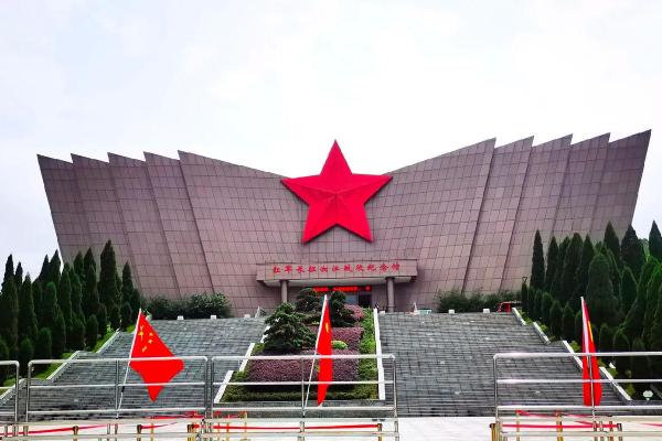 1974年中国的命运之钥：从历史中寻找依靠与希望