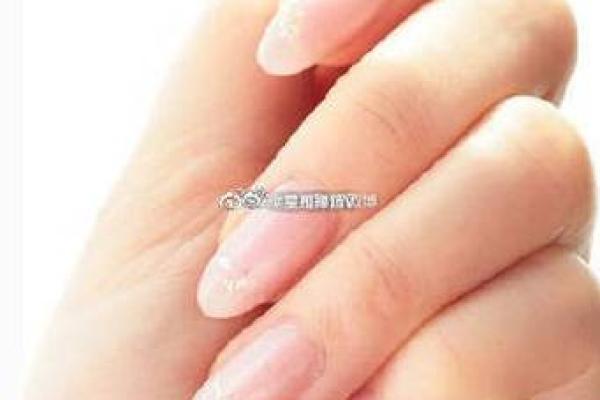 指甲形状揭秘：你的指甲告诉你什么样的命运