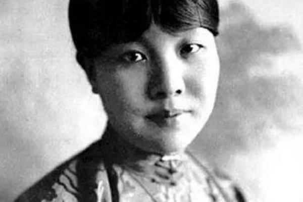 探索1956年出生的人生道路：命运与性格的奇妙结合