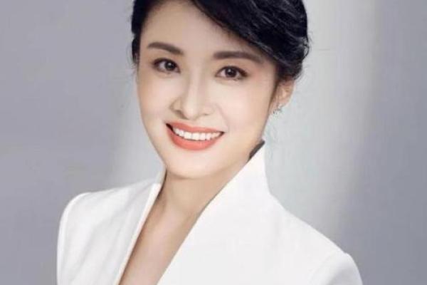圆脸女人的命格解析：独特魅力与人生轨迹