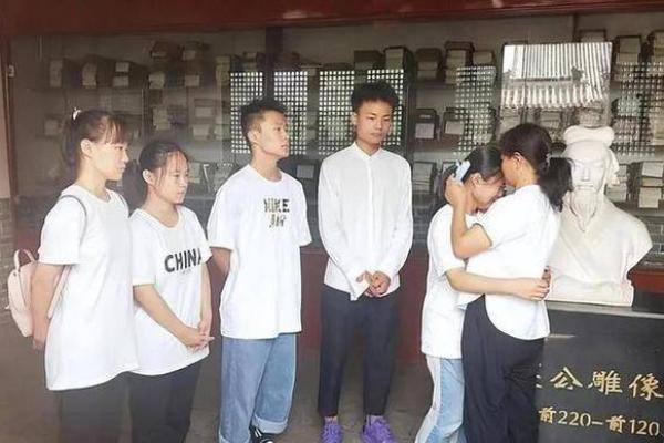 农历四月廿五出生的命运解析：探秘命理中的深邃智慧