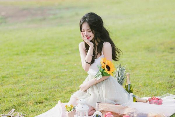 什么是土命伤官命格女性,解析她们的性格与命运特征 什么是土命伤官命格女性,解析她们的性格与命运特征