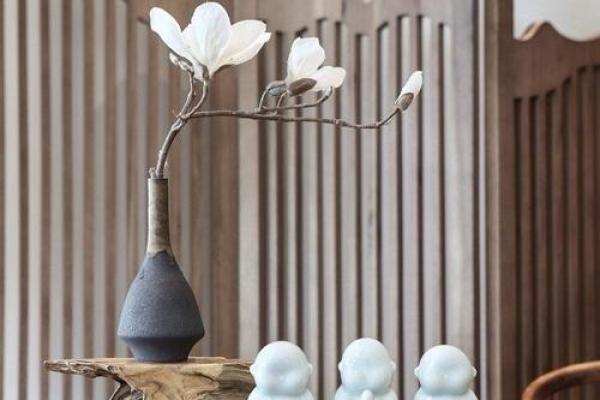 探秘命理：4两2女的命格解析与人生启示