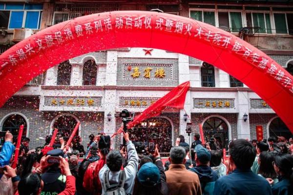 鸡年里的命运与人生哲学:2018年如何让你焕发新生? 鸡年里的命运与人生哲学:2018年如何让你焕发新生?