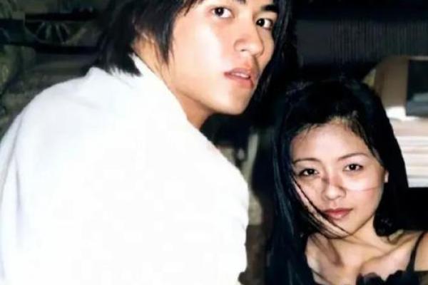 命里无婚姻的女人：她们的命运与生活选择之路