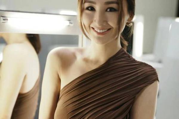 属狗1993年出生的命运与人生解析:性格、事业与爱情之路 属狗1993年出生的命运与人生解析:性格、事业与爱情之路