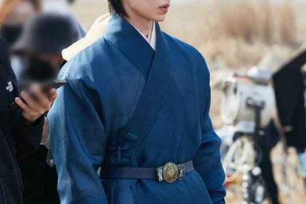 揭开19930917的秘密：命理学视角下的命运之路