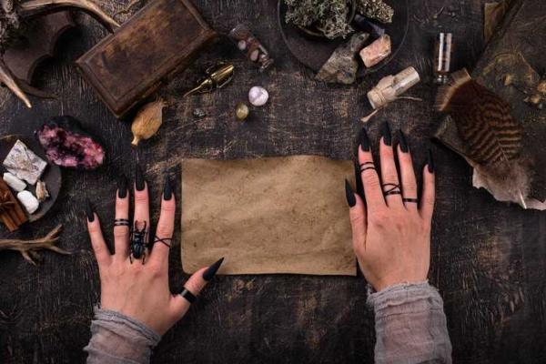 山头火命与尖头金命的奇妙交汇：探寻命理中的和谐之道