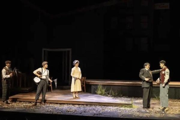 命旺与命弱的区别:探讨命运与个体发展的关系 命旺与命弱的区别:探讨命运与个体发展的关系