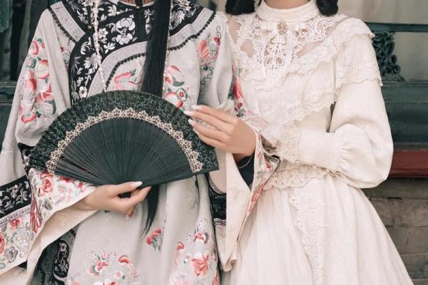 三两二女命解析：命理中的独特魅力与宿命