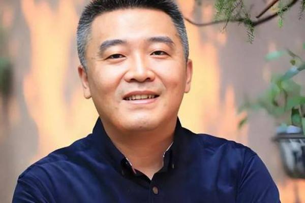 1982年农历命运解析：在变化中寻找方向与激情