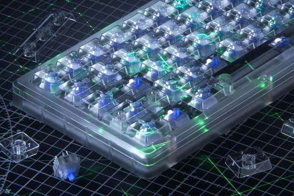 在1984年的键盘上,敲响未来的迷思与希望 在1984年的键盘上,敲响未来的迷思与希望