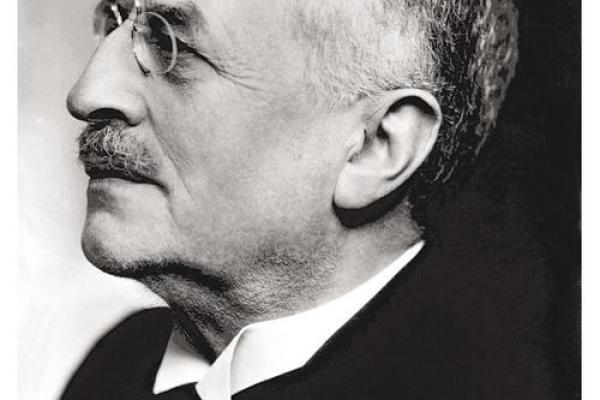 2月26日出生的人：命运与个性的深度剖析