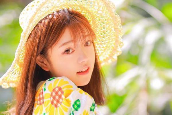 93年属鸡人的命运解析与人生智慧 93年属鸡人的命运解析与人生智慧