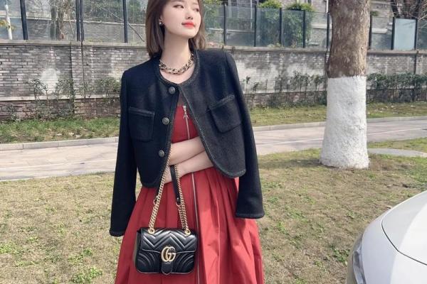 土命女孩的穿搭秘籍:颜色与气场的完美契合 土命女孩的穿搭秘籍:颜色与气场的完美契合