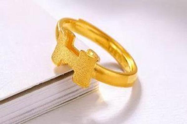 火命女人必备的配件：提升气质与运势的秘密武器