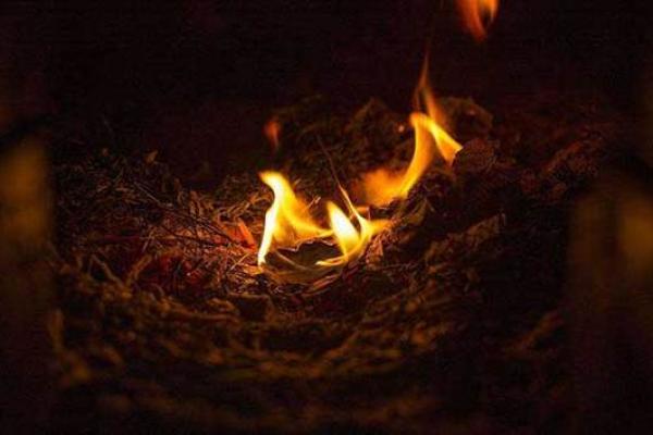 火命：火的力量与其在命理中的深远影响