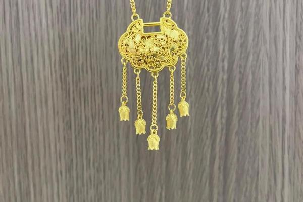 土命人的挂件选择：聚气生财，助运增强福气！