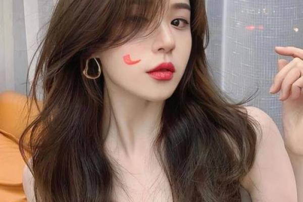 火命人适合的发型大揭秘,让你的魅力瞬间提升! 火命人适合的发型大揭秘,让你的魅力瞬间提升!