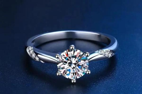 木命人士适合佩戴的戒指推荐及选择指南