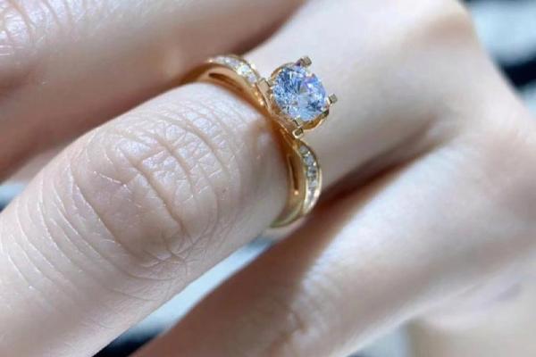 木命人士适合佩戴的戒指推荐及选择指南