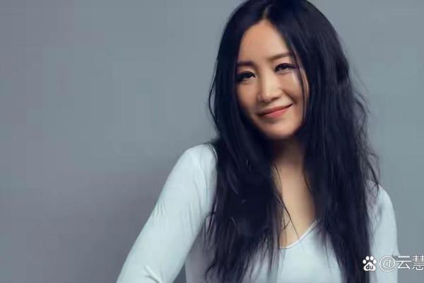 她午时出生，命运的转折与女性的独特魅力